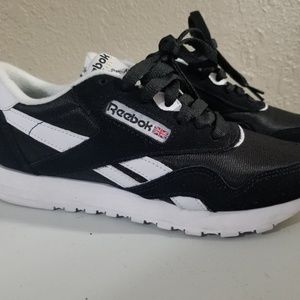 Reebok Classics. Size 5.
